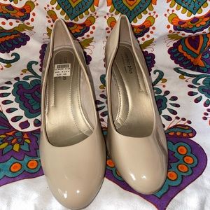 Size 8.5W Nude Heels